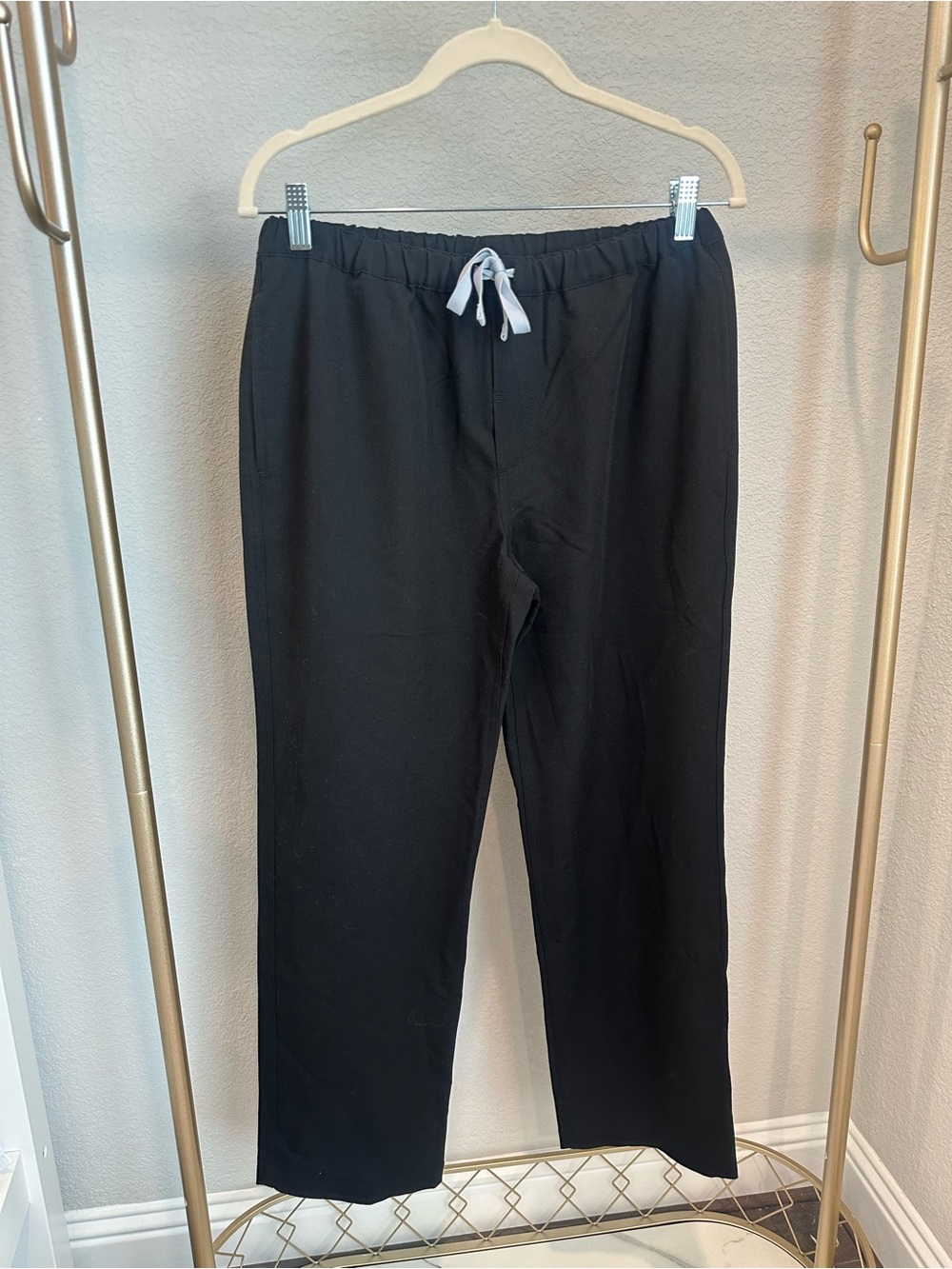 Figs Women’s/ Men's Black Scrubs with gray Drawstring SIZE MENS SMALL